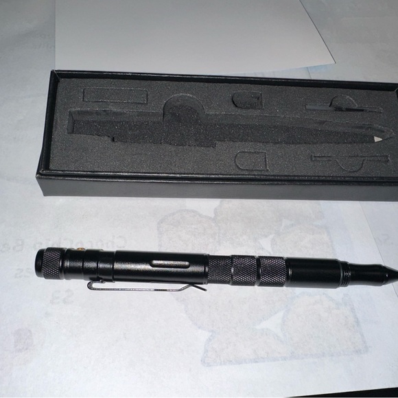 Multitool Pen with Flashlight/Tactical pen/bran new in box - Picture 2 of 4